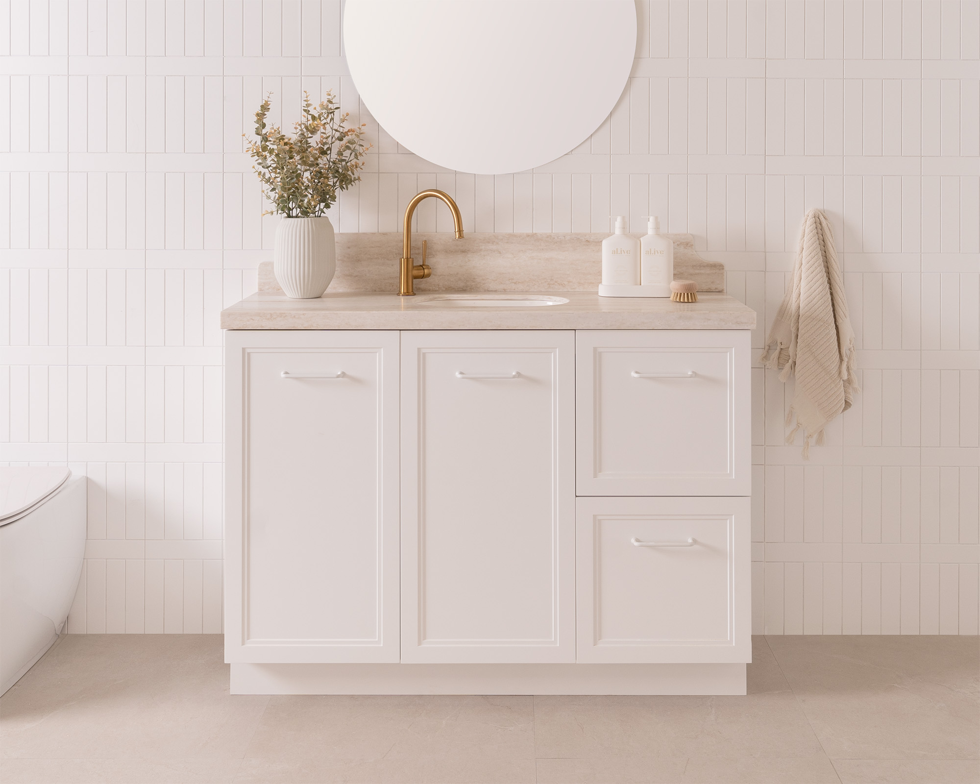 Mabel EN FM 1200 C Matte White Sakal 1 5X4 V2 Web