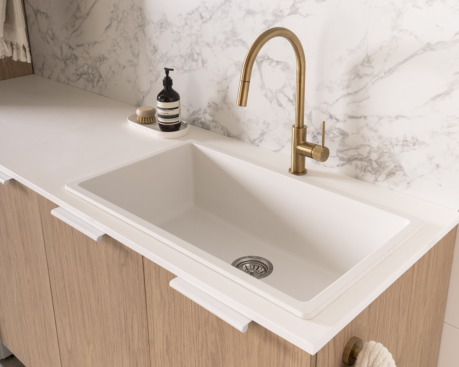 Decor & Classic Boston Oak Sink 5X4 Web