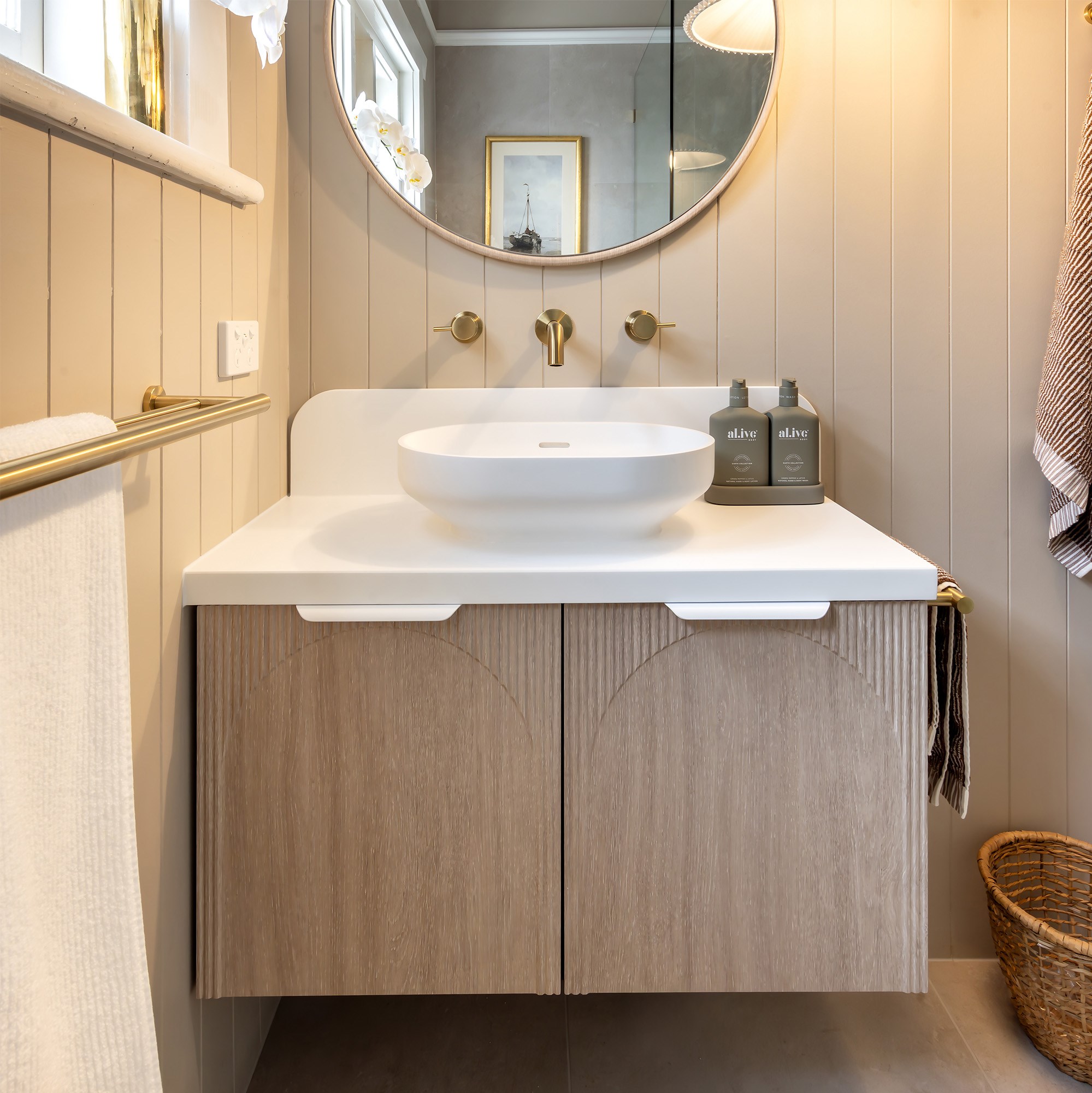 Alisa And Lysandra Maturin Road Glenelg 035 EDITED 1X1 Web