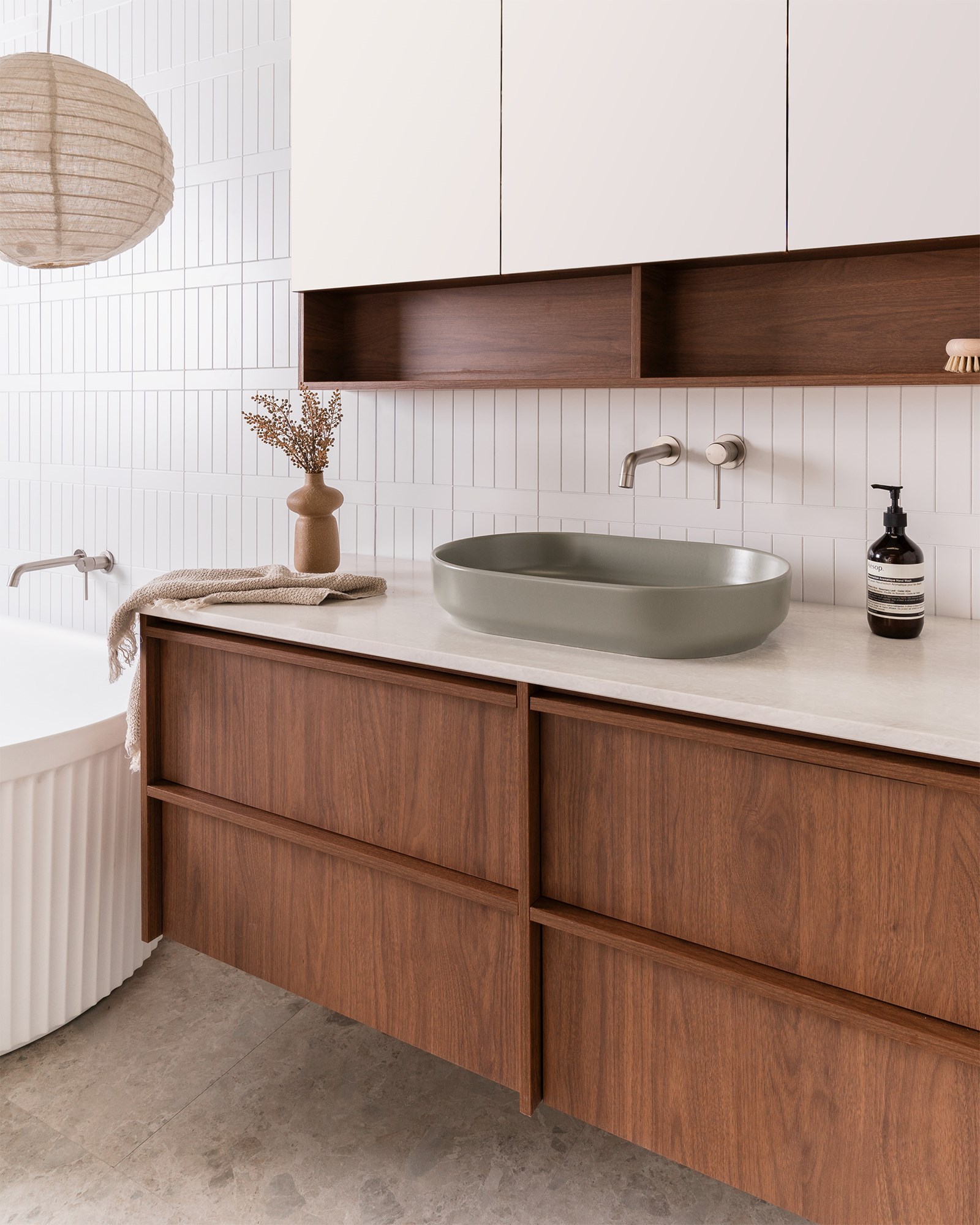 Eli 1500 WH Florentine Walnut 11 4X5 Gallery Web