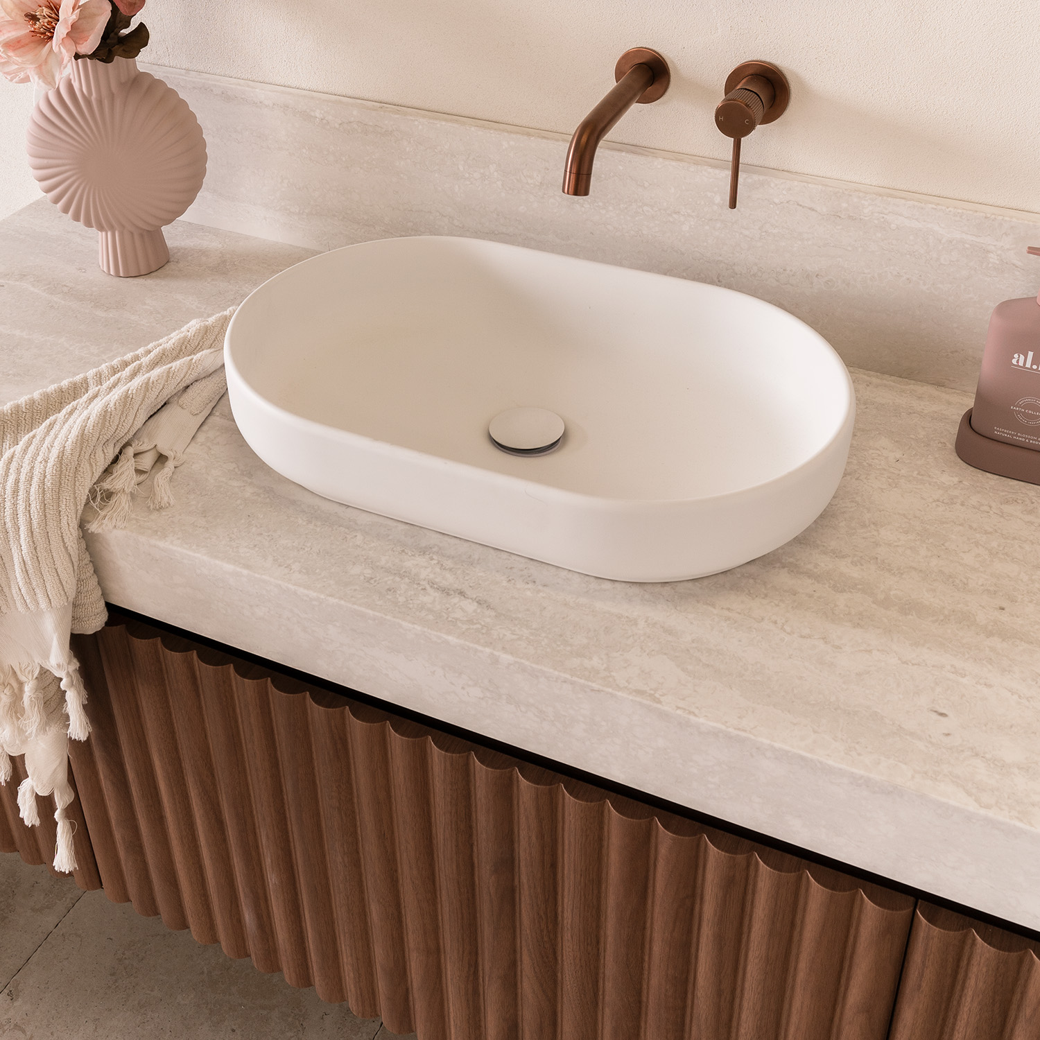 Harper 1500 Florentine Walnut Aboveangle 1X1 Web (1)