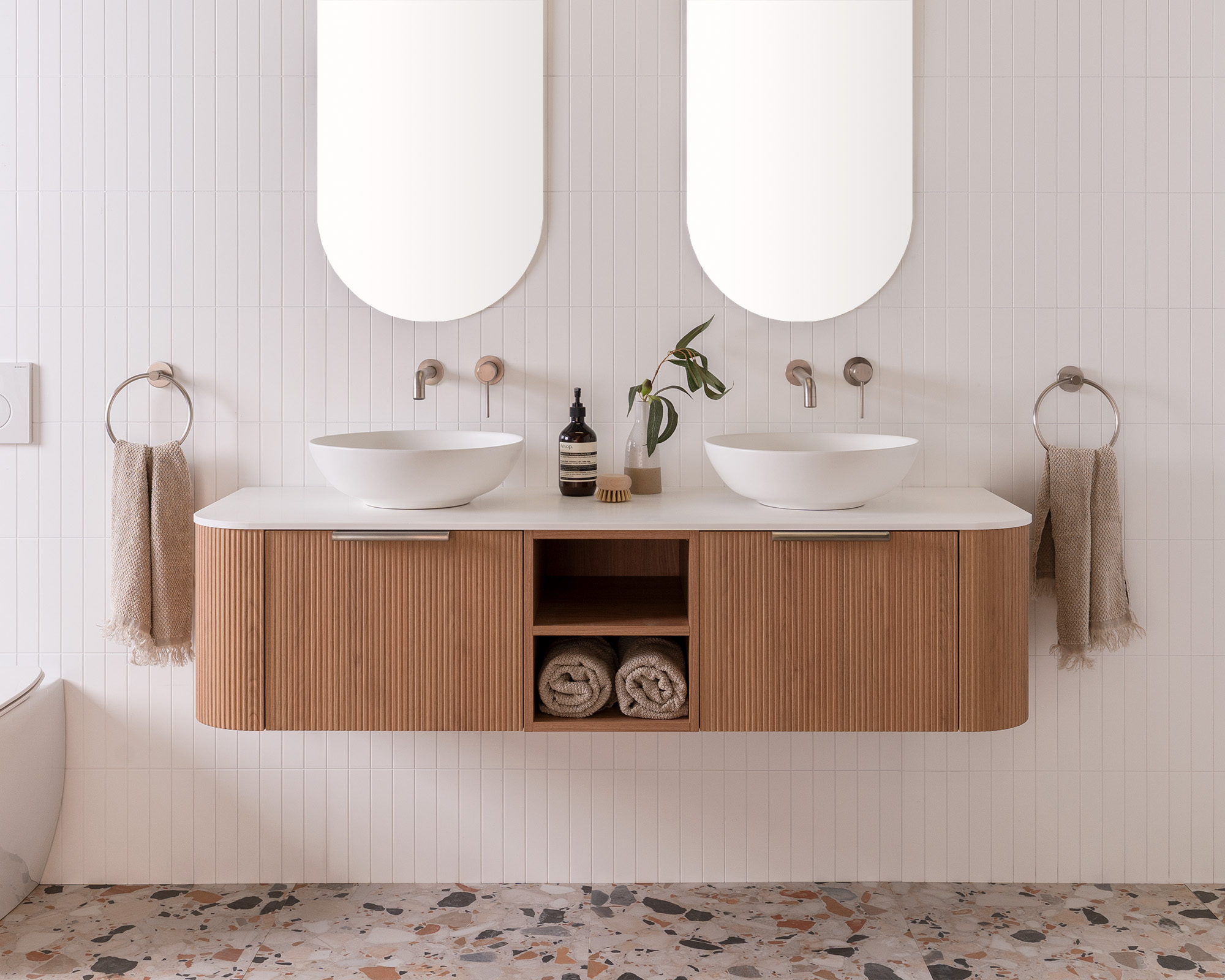 Waverley Modular Tassie Oak Front Web V2 4X5