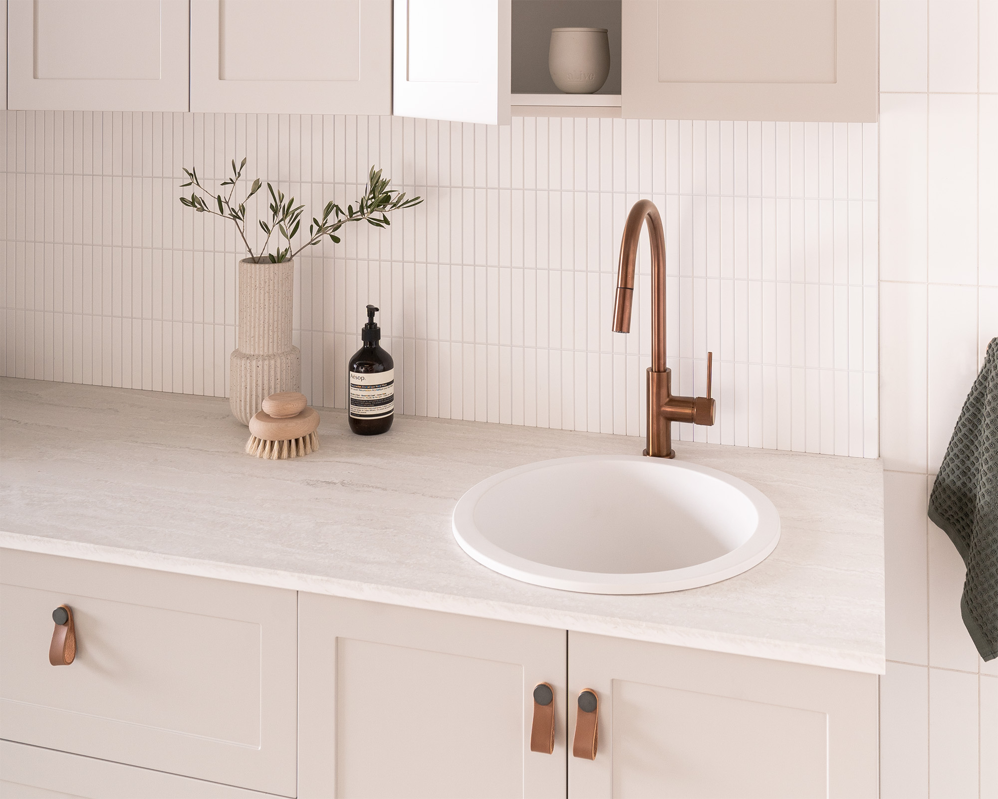 Classic Shallow Shaker Feather Grey Wall Interior 5X4 Web